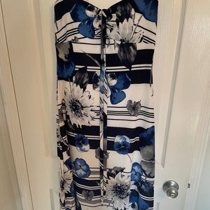 5 for $15  Beautiful blue flowered maxi dress